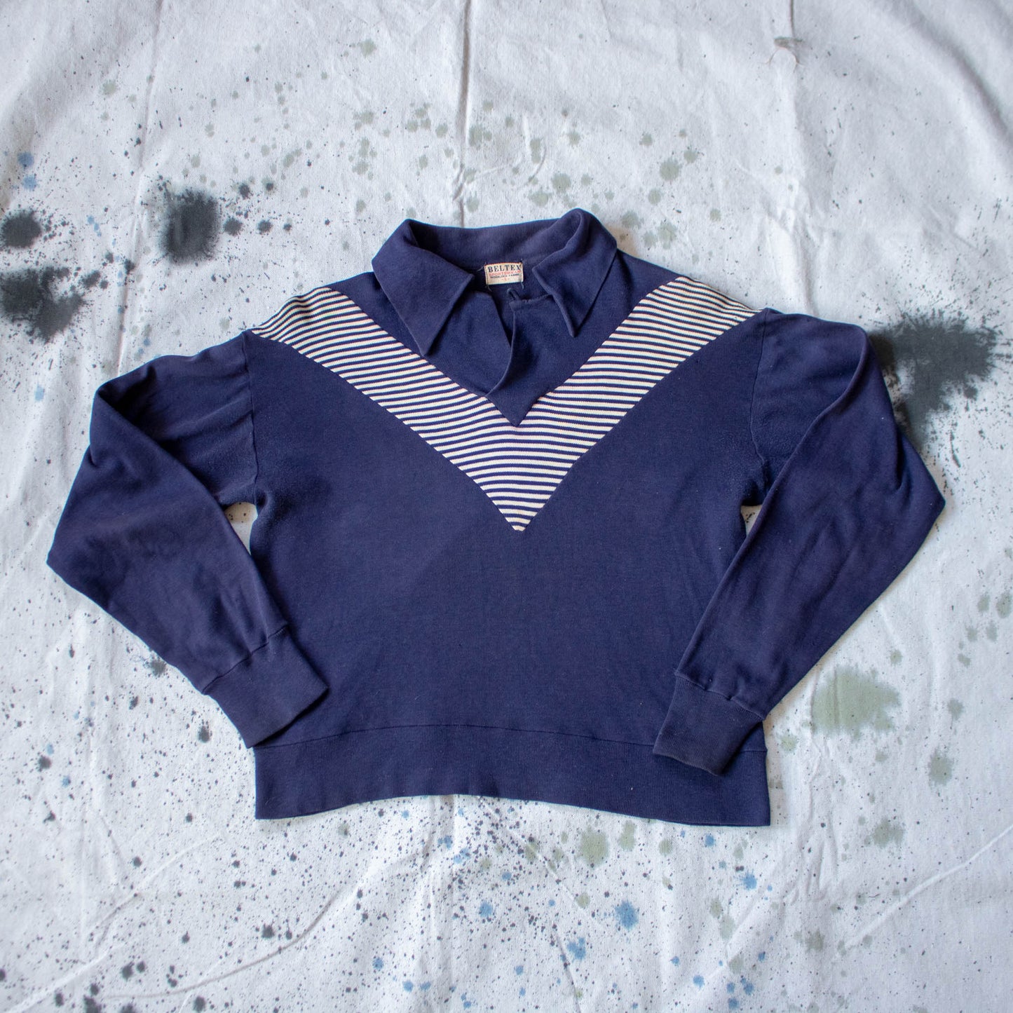 Early 40s sweatshirt pullover
