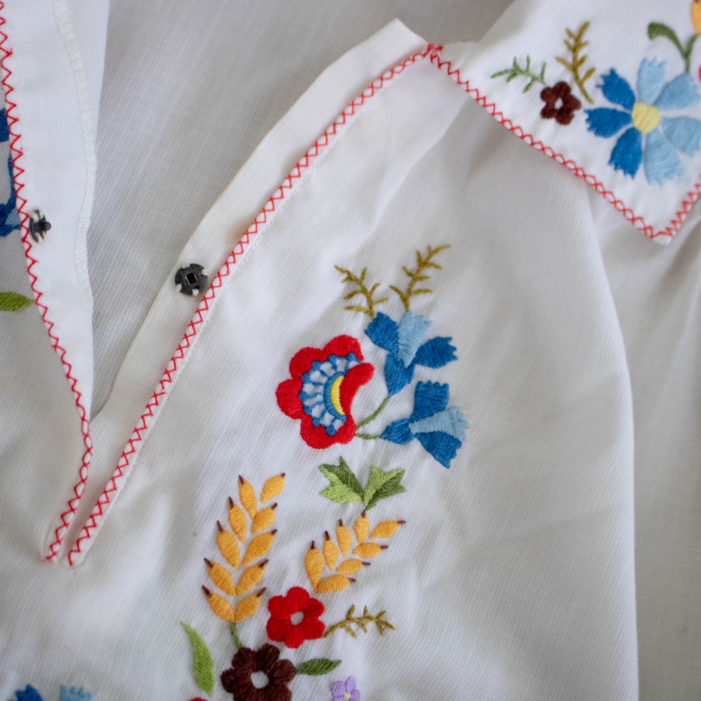 40s Hungarian Style Embroidered Blouse