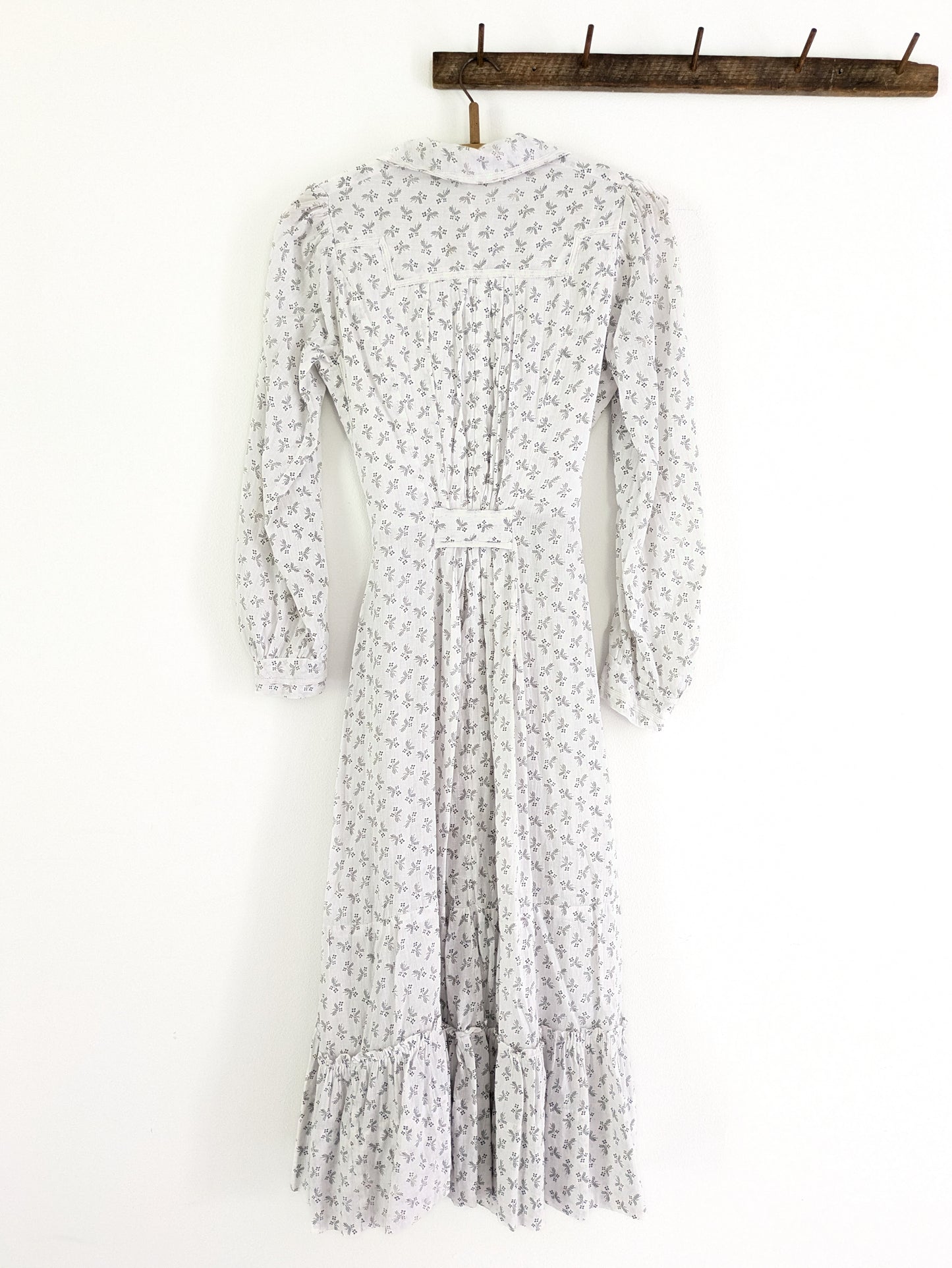 Late 1800s White Calico Gown