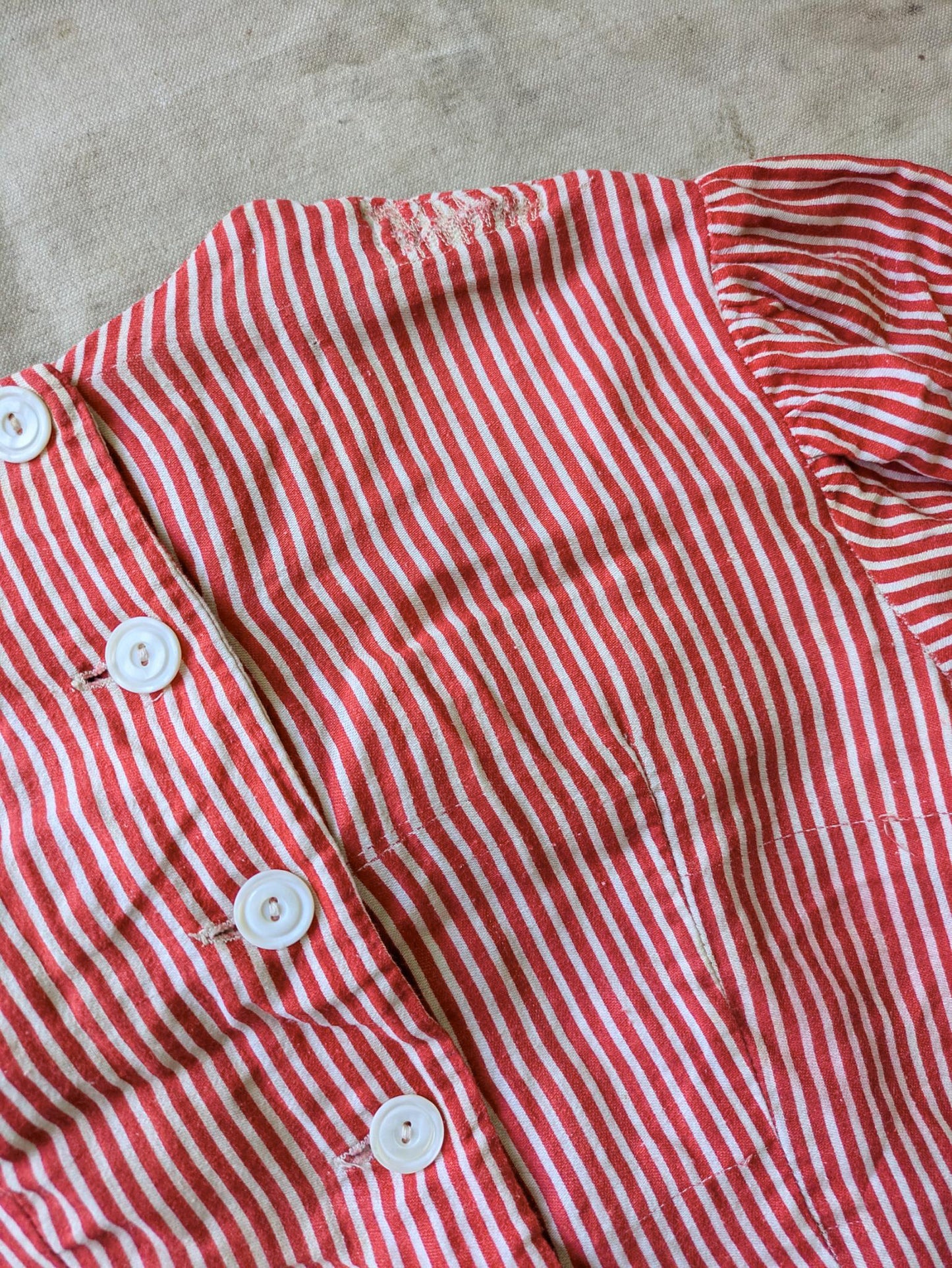 Red & White Cropped Blouse
