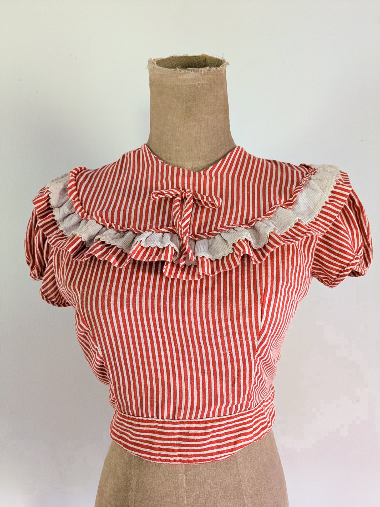Red & White Cropped Blouse