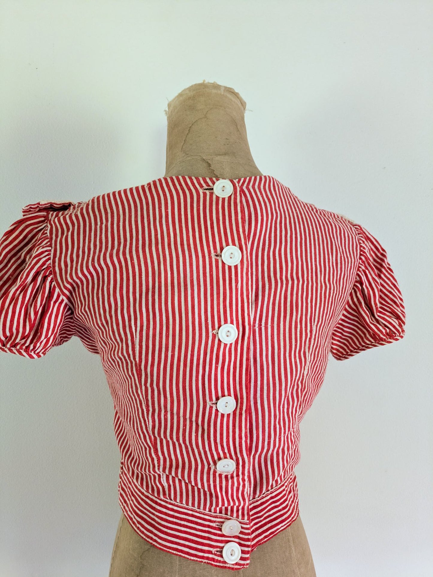 Red & White Cropped Blouse