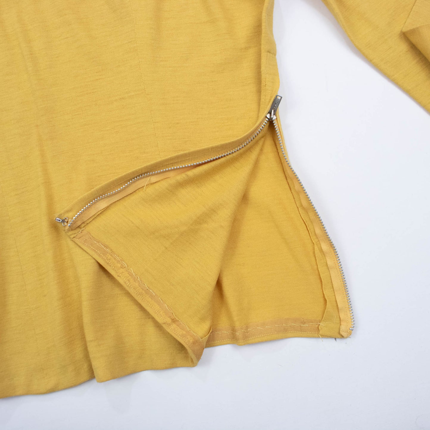 40s Medium Large Pale Yellow Soft Wool Turtleneck Sweater