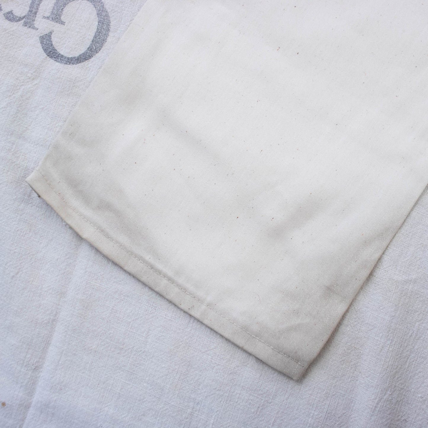1970s Waist Size 24 Deadstock DeeCee Cream White Carpenter Pants