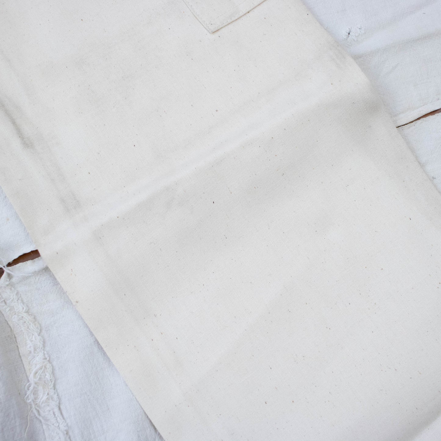 1970s Waist Size 24 Deadstock DeeCee Cream White Carpenter Pants