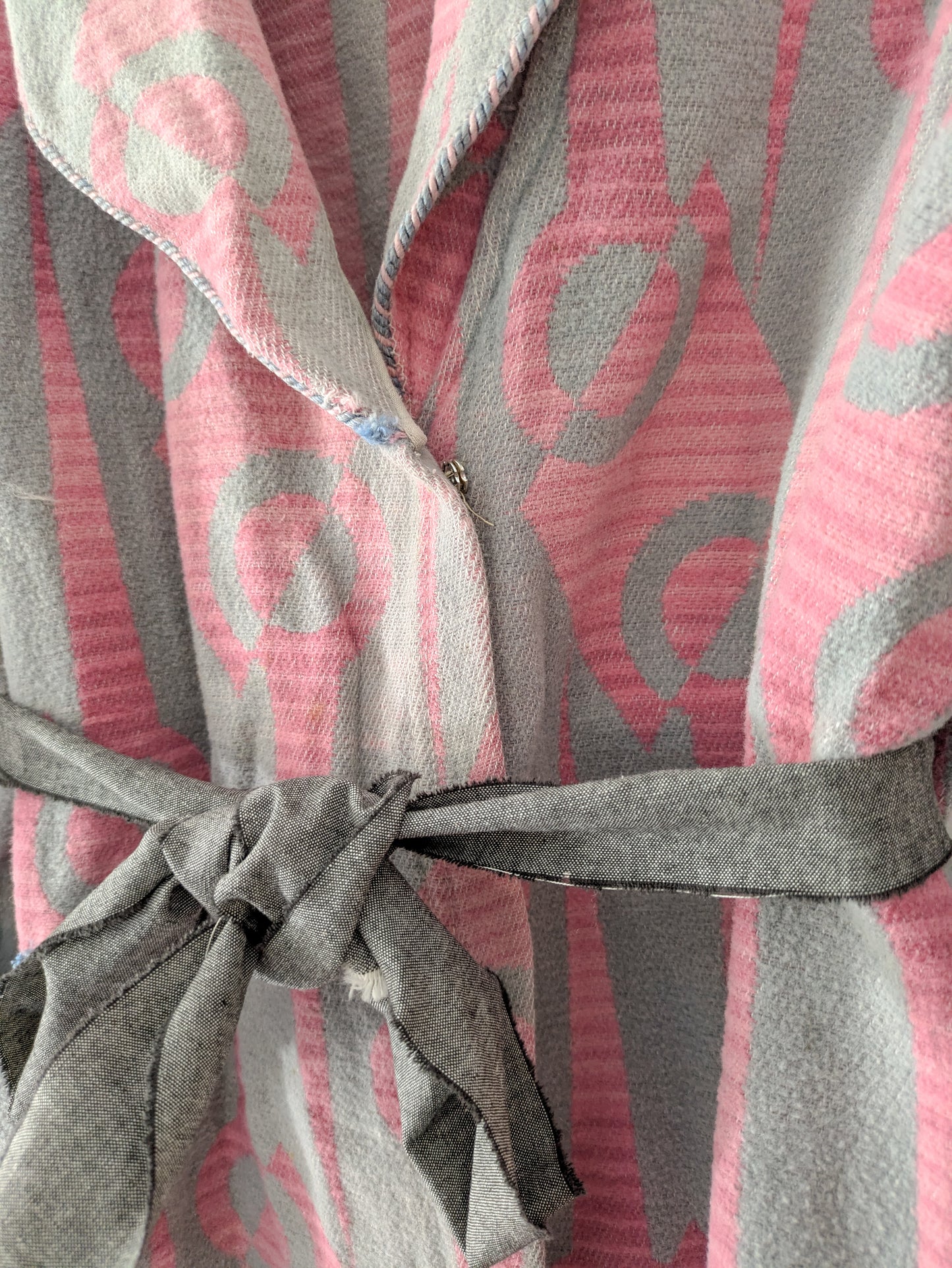 1930s Pink & Gray Beacon Robe