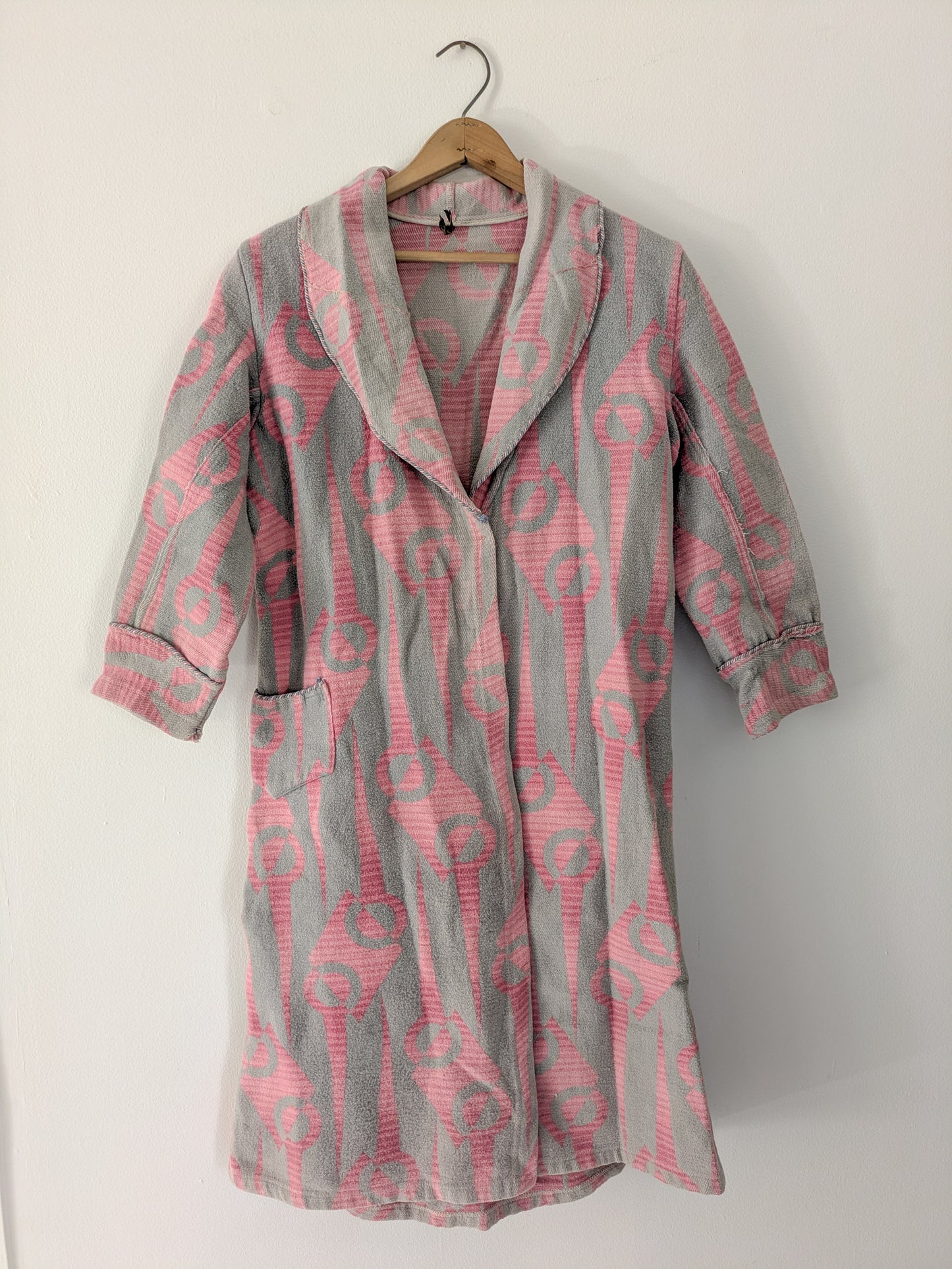 1930s Pink & Gray Beacon Robe