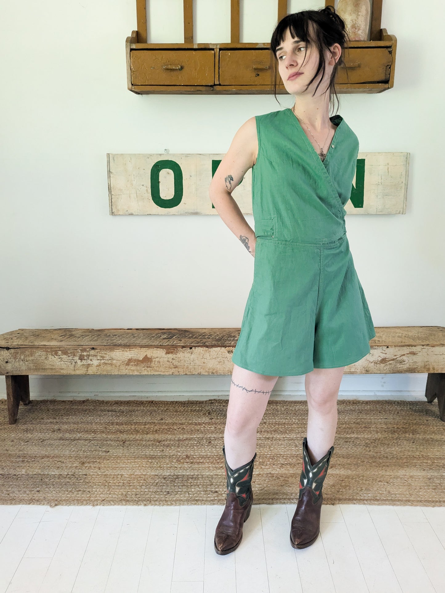 30s Green Gym Suit