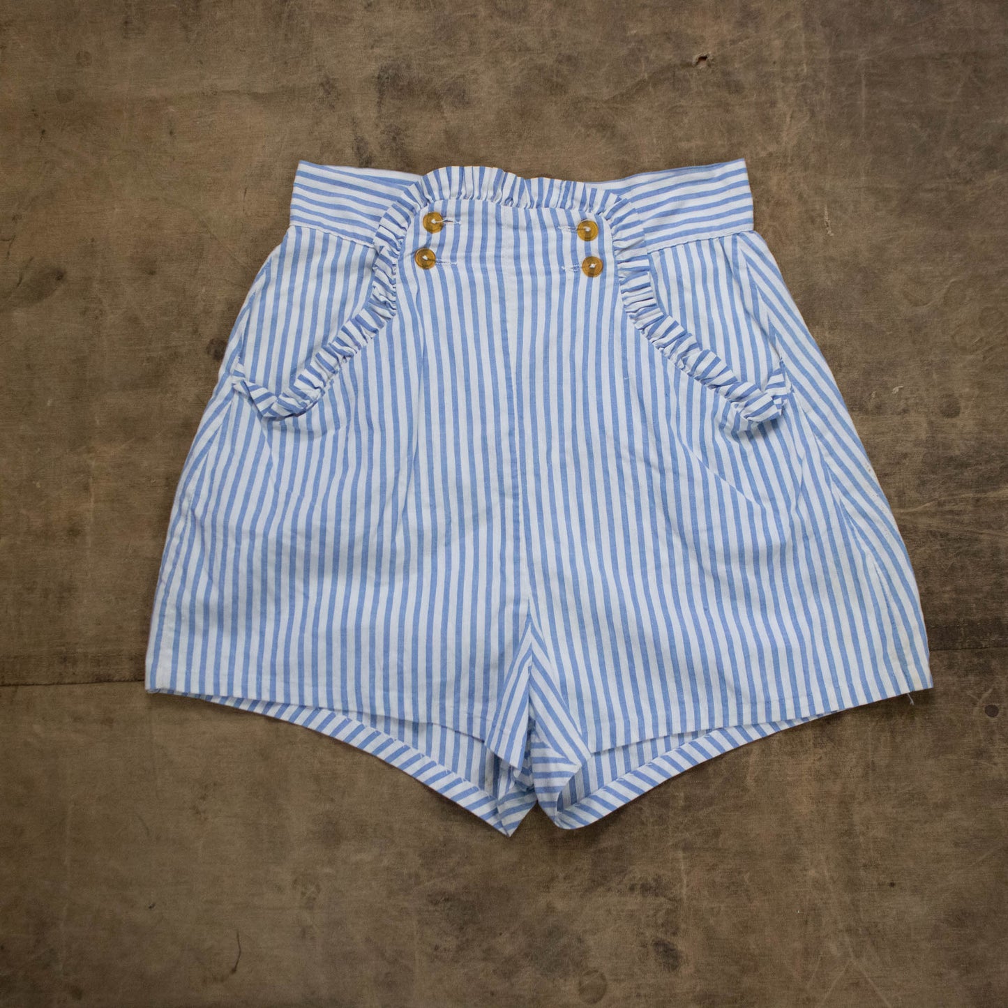 40's Catalina Ruffled Side Button Shorts